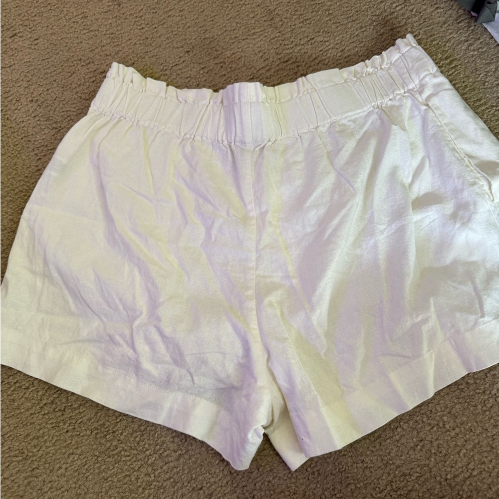 a new day Women's High Waist White Shorts